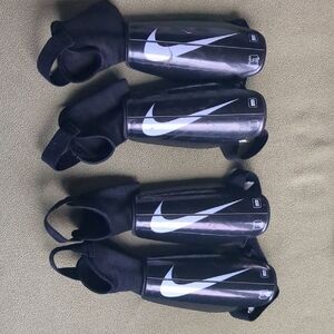 Nike Charge Youth Large Shin Guards (2 Pair)